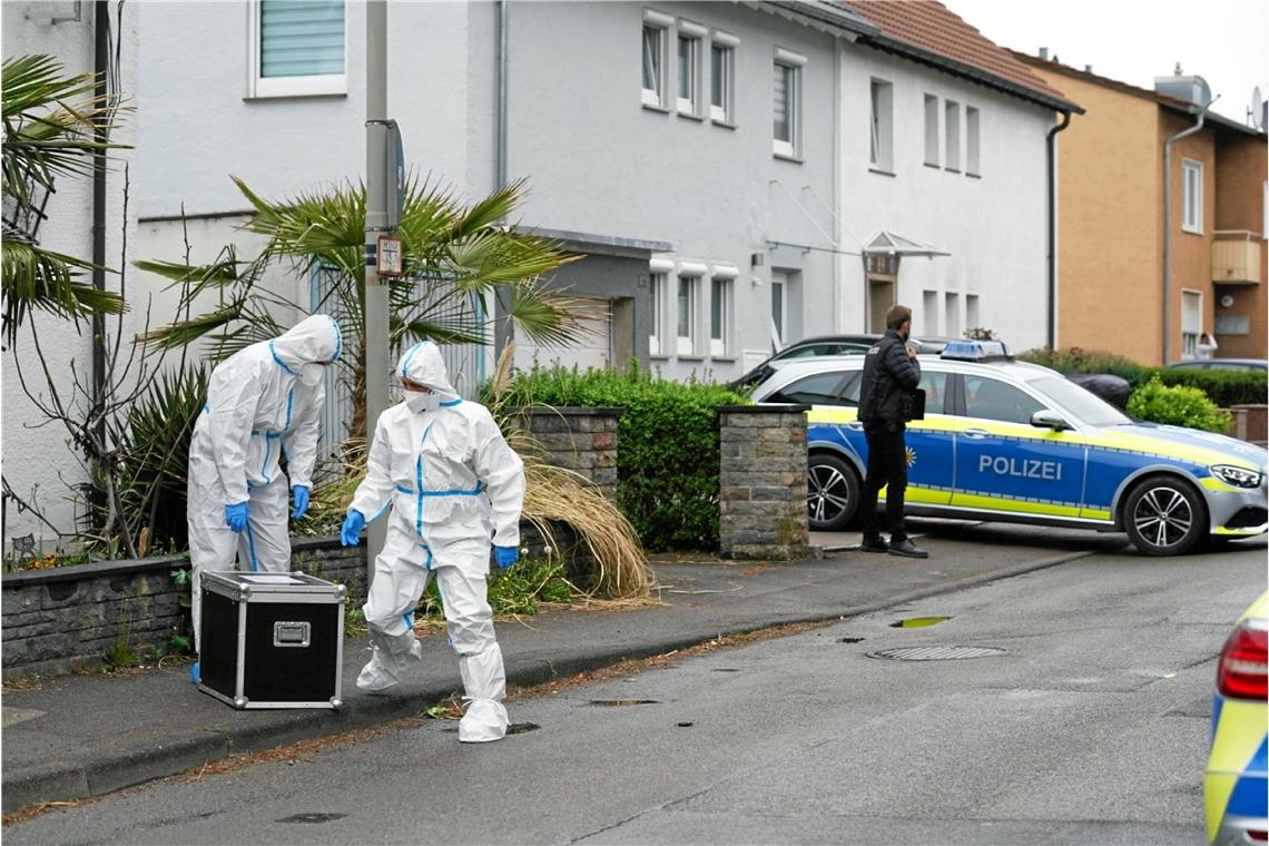Am Freitag beginnt der Mordprozess gegen 29-Jährigen Spurensicherung am Tatort Seehofweg. Archivfoto: SDMG/Kohls