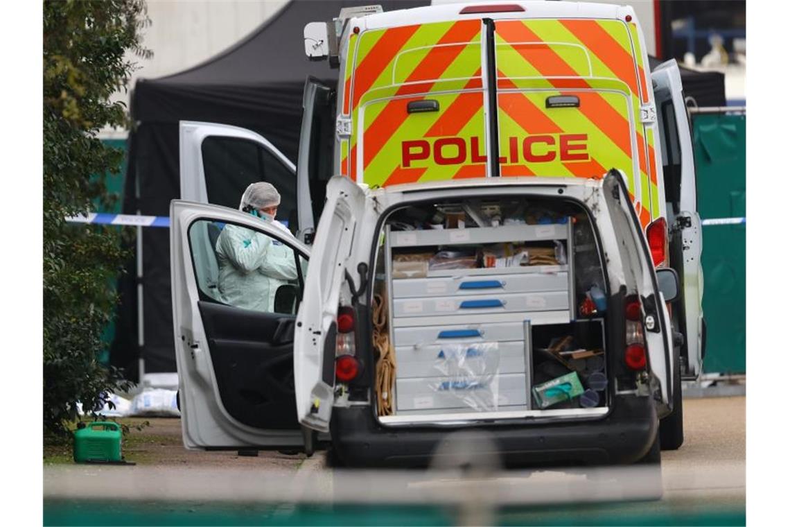 Spurensicherung im Waterglade Industrial Park, in Essex. Foto: Aaron Chown/PA Wire/dpa