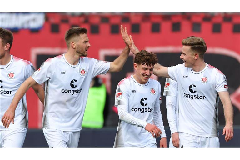 St. Pauli bewegt sich mit großen Schritten dem Aufstieg in die Bundesliga zu.
