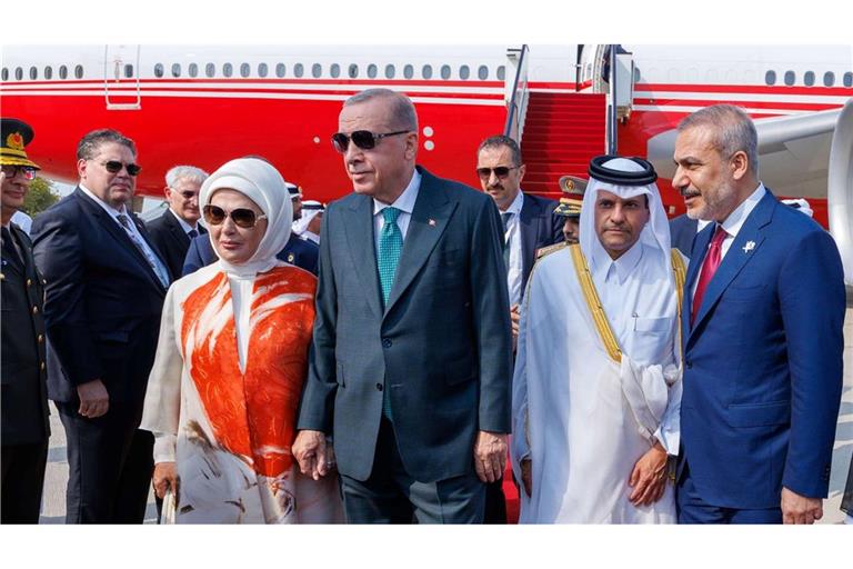 Staats- und Regierungschefs von fast 60 arabischen und islamischen Staaten sind bei einem Sondergipfel in Katar.