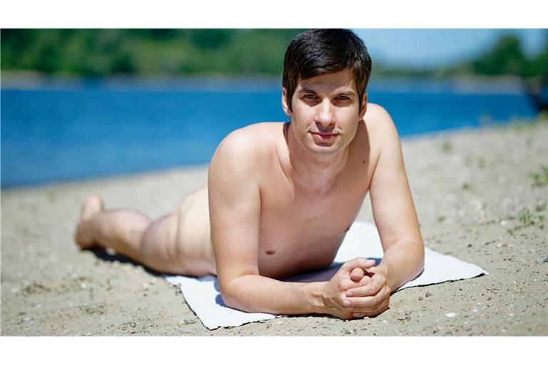 Stadtrat Julien Ferrat (Die Mannheimer) will am FKK-Strand auf der Friesenheimer Insel in Mannheim ein Trainingscamp bieten.