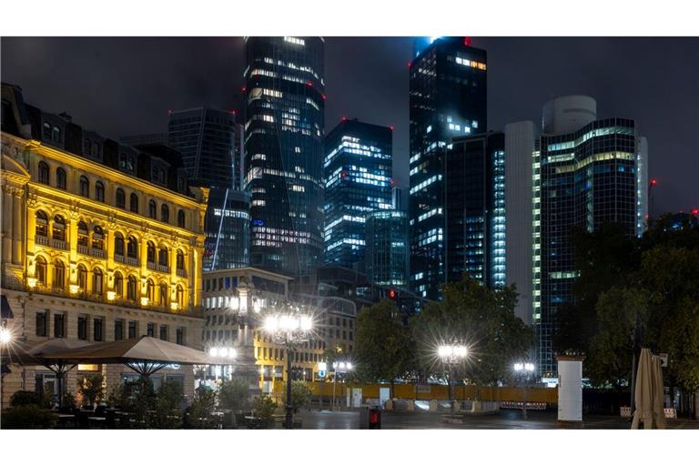 Städte, die nie schlafen: Gerade in Metropolen wie Frankfurt ist es kaum je wirklich dunkel.