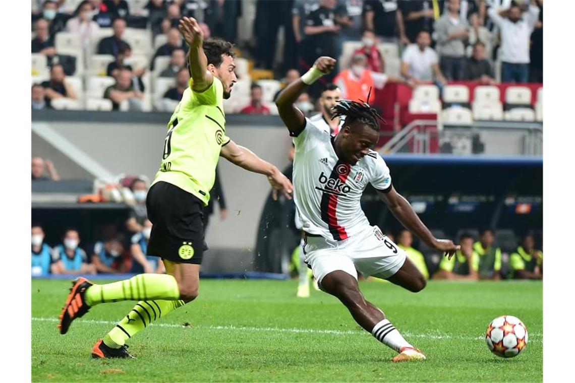 BVB startet souverän - Rose trotz erneuten Gegentors „happy“ Stand gegen Besiktas wieder in der BVB-Startelf: Dortmunds Abwehrspieler Mats Hummels. Foto: Mustafa Alkac/dpa