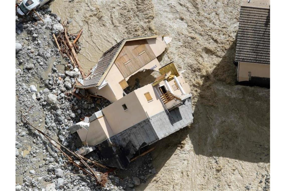 Starke Regenfälle haben Südfrankreich getroffen und starke Überschwemmungen ausgelöst. Foto: Valery Hache/AFP/dpa