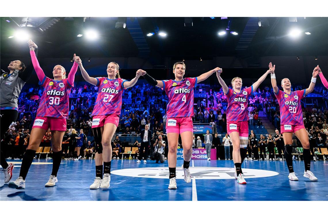 Bilder des Tages Starker WM-Test für Deutschlands Handballerinnen.