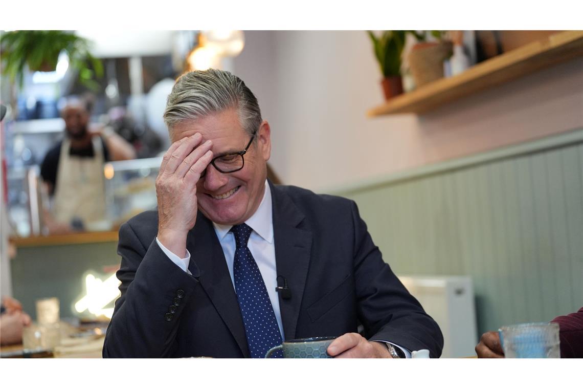 Starmer im Café