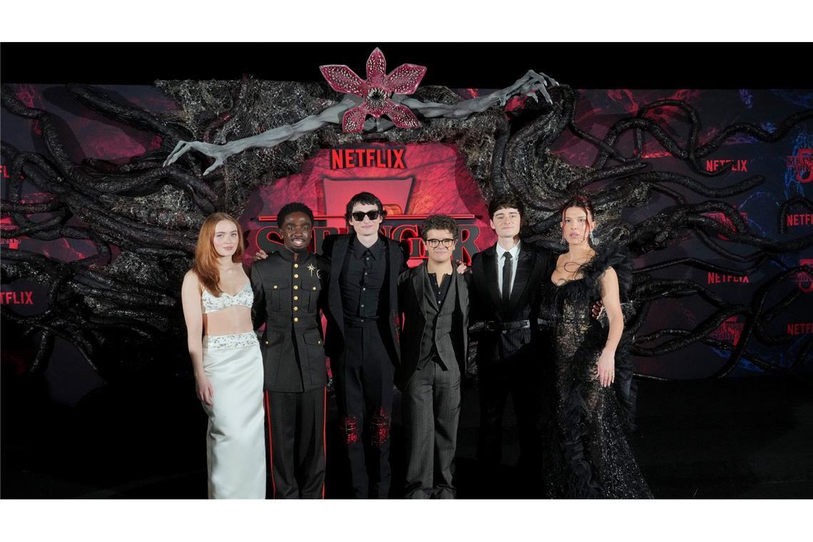 Stars der Serie "Stranger Things": Sadie Sink, Caleb McLaughlin, Finn Wolfhard, Gaten Matarazzo, Noah Schnapp und Millie Bobby Brown im November in Los Angeles (von links nach rechts). (Archivbild)