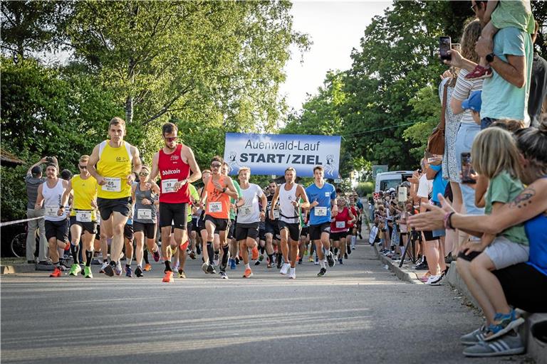 Start und Ziel des Auenwaldlaufs sind künftig nicht mehr in Unterbrüden. Für die Männer und Frauen geht es nun an der Mehrzweckhalle in Hohnweiler los. Foto: Alexander Becher