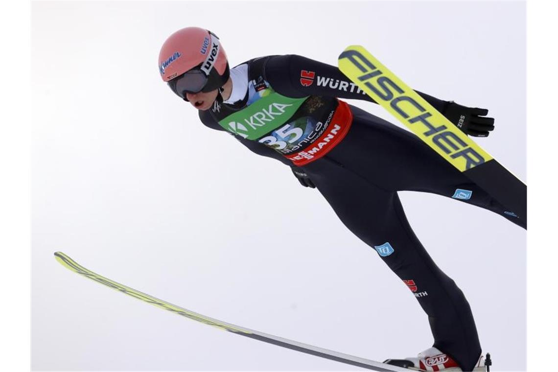 Gold-Chancen: Geiger und Eisenbichler glänzen in Planica Startete stark in die Skiflug-WM in Planica: Karl Geiger. Foto: Darko Bandic/AP/dpa
