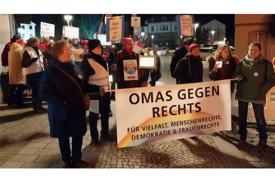 Station wird an verschiedenen Stationen auf dem Weg zur Johannesbrücke gemacht.