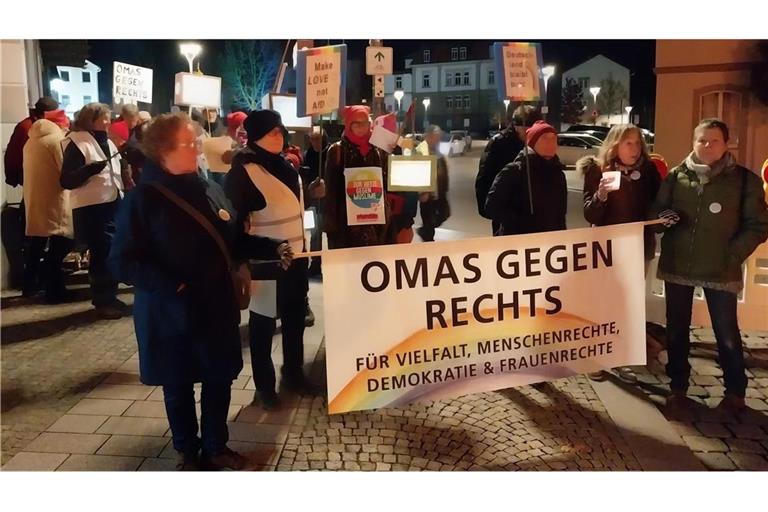 Station wird an verschiedenen Stationen auf dem Weg zur Johannesbrücke gemacht.