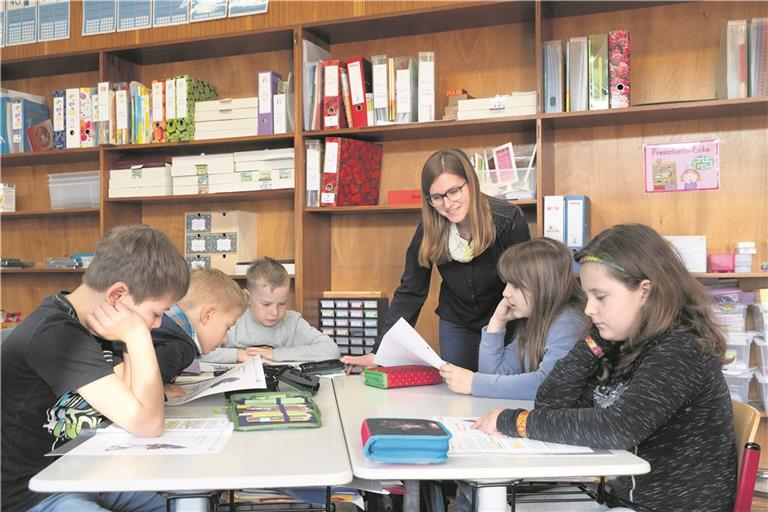 Statt Spanisch und Französisch am Gymnasium unterrichtet Tanja Freiesleben jetzt Deutsch in der Klasse 2a der Conrad-Weiser-Schule. Foto: J. Fiedler