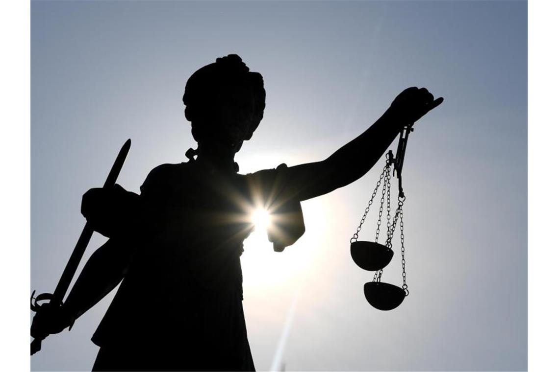 Anklage wegen Mordes an Ehefrau: 28-Jähriger vor Gericht