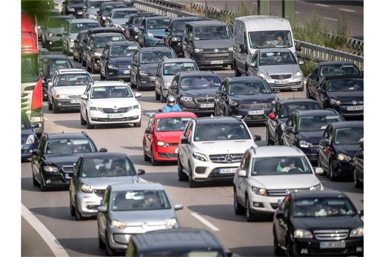 Staugefährdet sind fast alle Nord-Süd- sowie Ost-West-Verbindungen. Foto: Sina Schuldt/Archiv