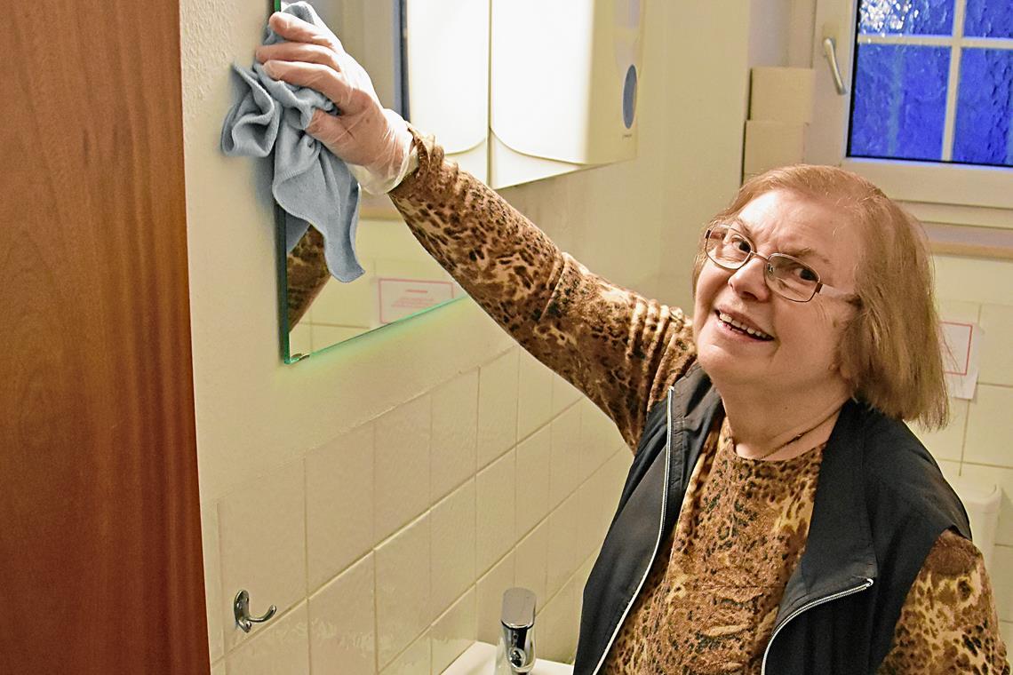 Stavroula Sidiropoulou hat bei der Arbeit meistens ein Lächeln im Gesicht. Foto: Tobias Sellmaier