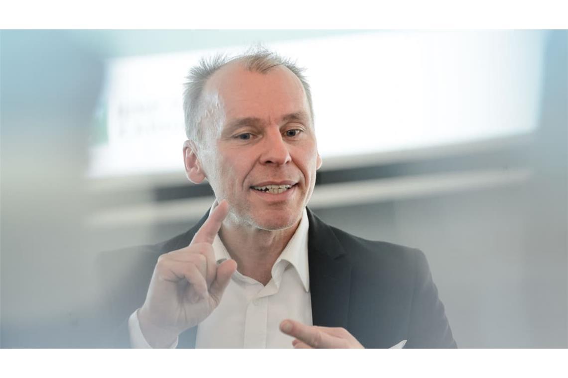 Stefan Bratzel ist Professor für Automobilwirtschaft an der Fachhochschule der Wirtschaft in Bergisch Gladbach