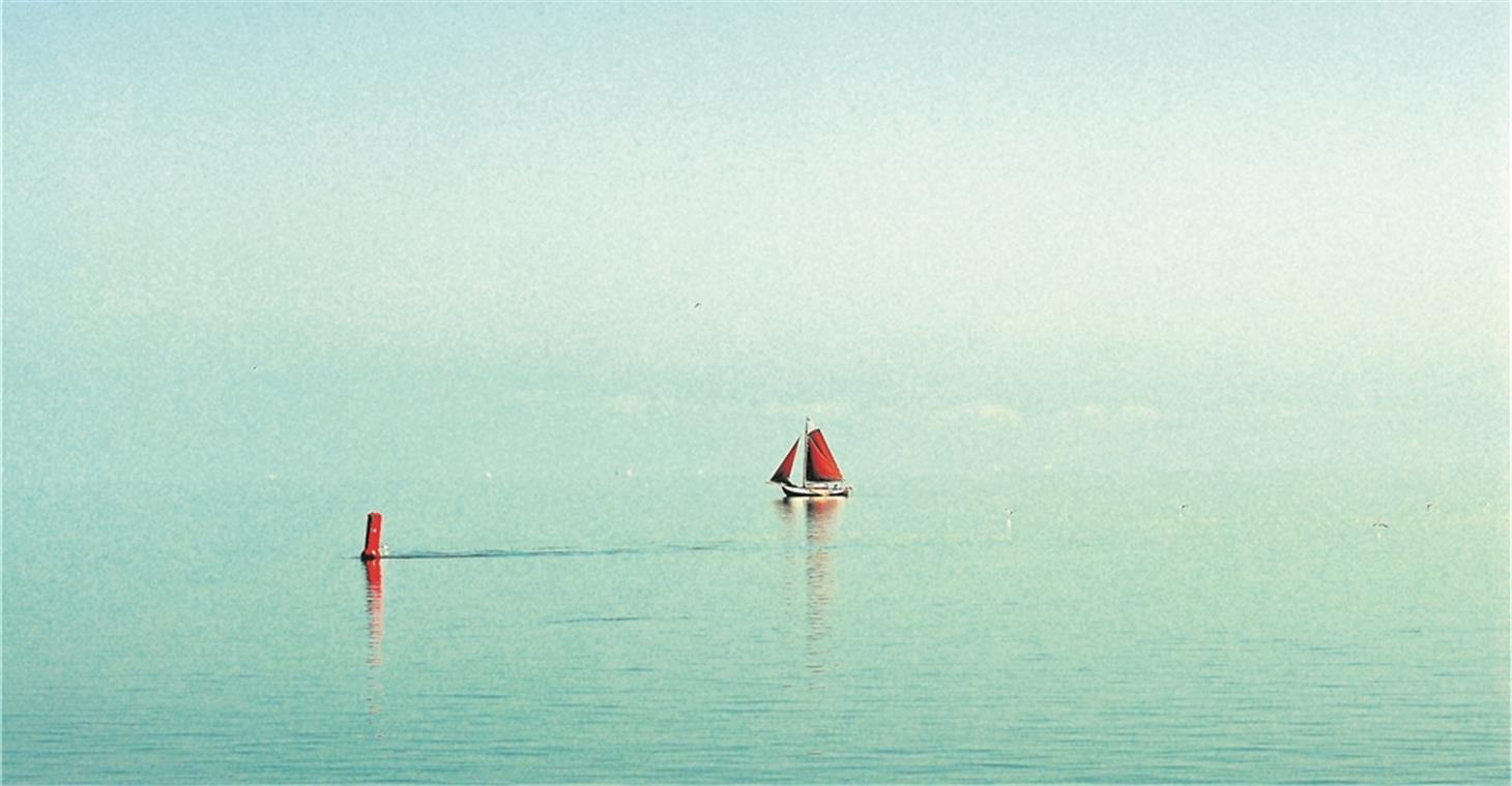 Stefan Bruckmann hat zum Thema „Farbspiele“ dieses Foto mit dem Titel „Wattenmeer“ ausgesucht.