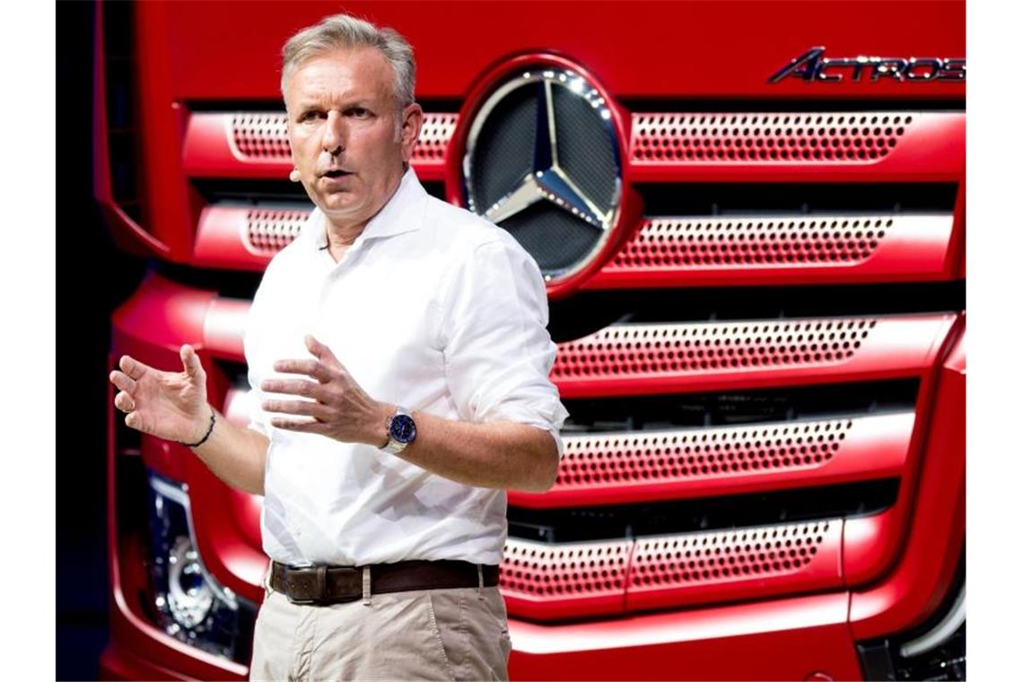 Mercedes-Truck-Chef sieht Brasilien-Geschäft auf gutem Weg Stefan Buchner, Vorstand der Daimler AG und zuständig für den Bereich Daimler Trucks. Foto: Hauke-Christian Dittrich/dpa