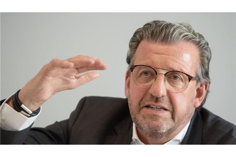 Stefan Wolf bei einer Pressekonferenz. (Archivbild)