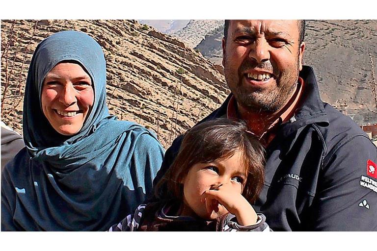 Stefanie Tapal-Mouzon und Haddou Mouzon mit ihrem jüngsten Kind, Tochter SafiyaStefanie Tapal-Mouzon und Haddou Mouzon mit ihrem jüngsten Kind, Tochter Safiya