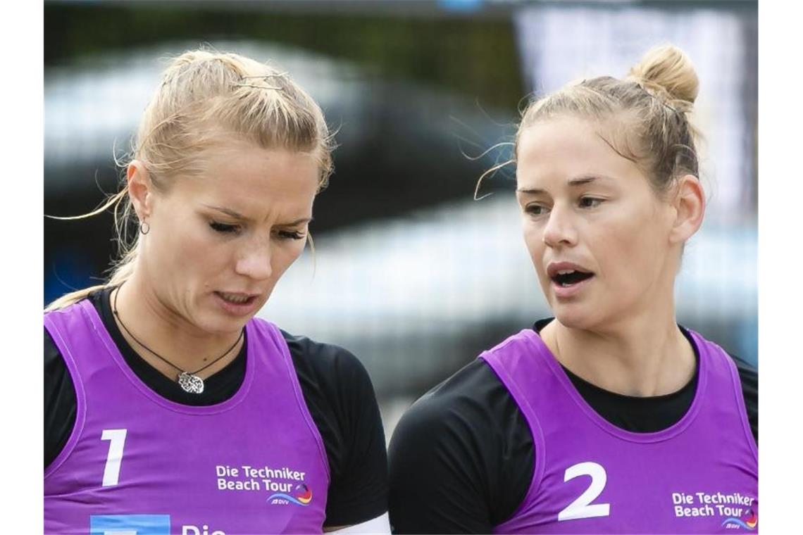 Behrens/Tillmann stehen bei Beachvolleyball-EM im Finale Stehen bei der EM im Finale: Kim Behrens (l) und Cinja Tillmann. Foto: Frank Molter/dpa