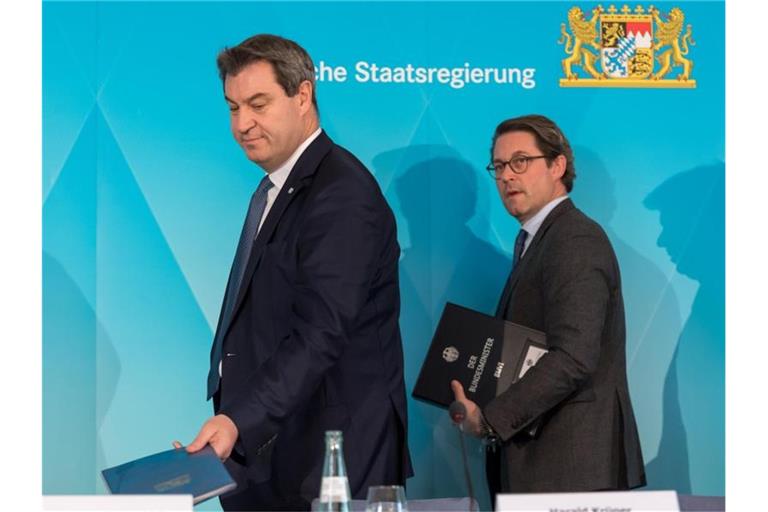 Steht CSU-Chef Markus Söder (l) noch zu Bundesverkehrsminister Andreas Scheuer?. Foto: Peter Kneffel/dpa