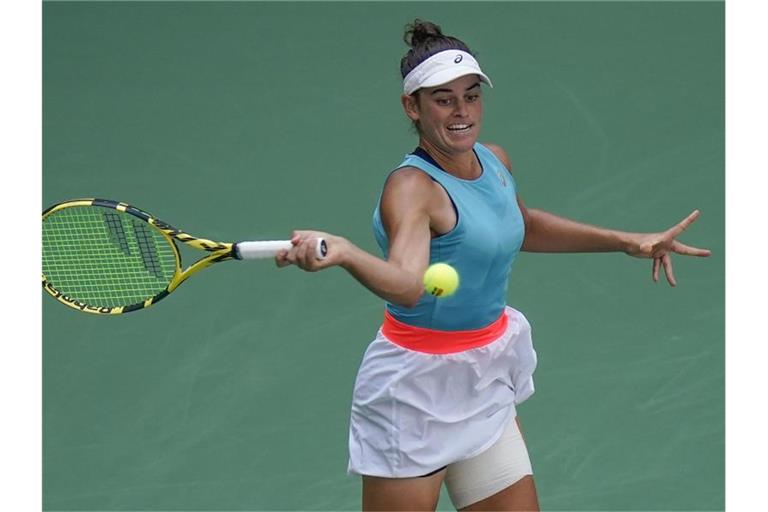 Steht erstmals im Halbfinale eines Grand-Slam-Turniers: Jennifer Brady aus den USA. Foto: Seth Wenig/AP/dpa