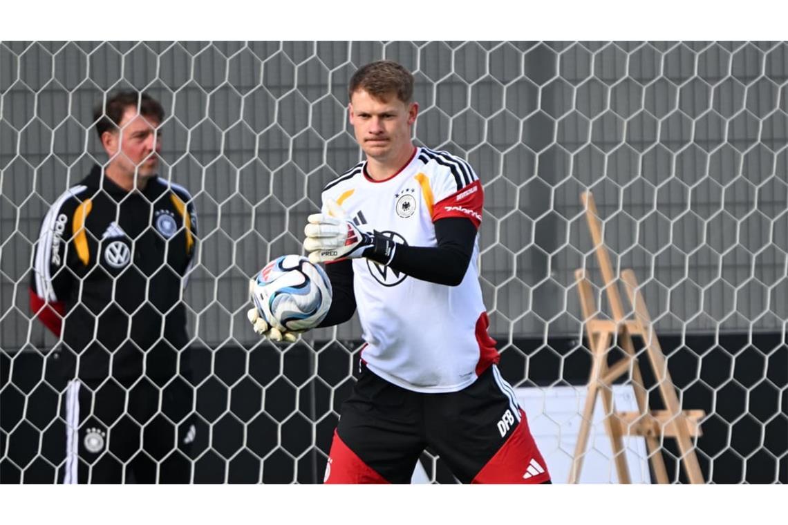 Ex-Keeper Alexander Nübel steht im Tor der DFB-Elf