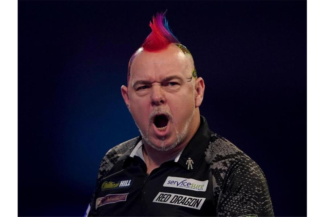 Muskelmann Price bei Darts-WM nach großen Ansagen raus Steht im Finale der Darts-WM: Peter Wright. Foto: Tess Derry/PA Wire/dpa
