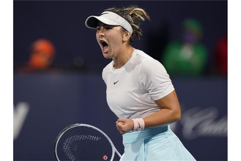 Steht im Finale des WTA-Turniers von Miami: Bianca Andreescu ballt die Faust. Foto: Wilfredo Lee/AP/dpa