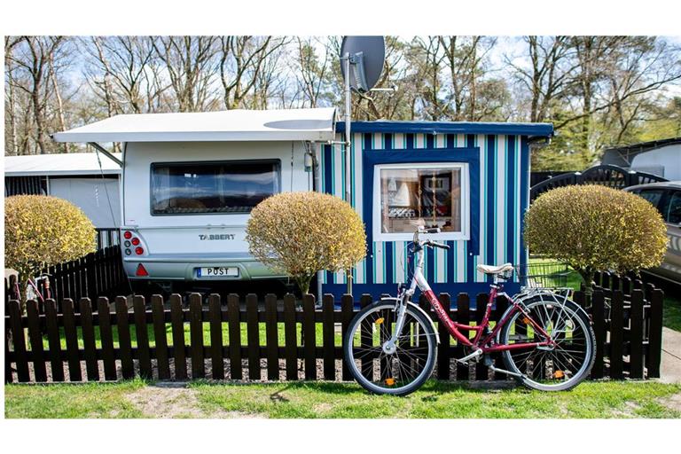 Steht immer und fährt nicht? Mit Anmeldung als Hauptwohnsitz? Dann könnte für diesen schicken Campingwagen auch der Rundfunkbeitrag fällig werden.