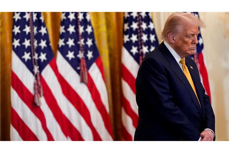 Steht in der Affäre um den Sexualstraftäter Epstein seit Tagen unter Druck - US-Präsident Donald Trump.