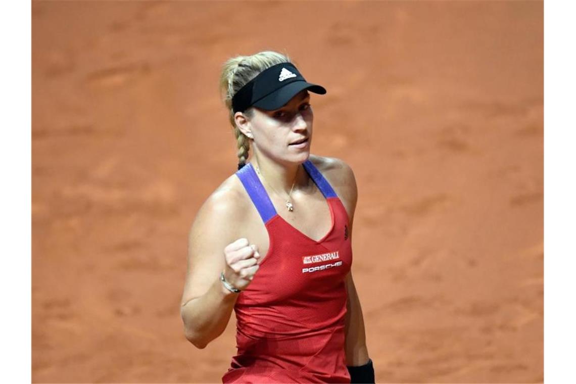 Steht in Stuttgart im Achtelfinale: Angelique Kerber. Foto: Thomas Kienzle/AFP-Pool/dpa