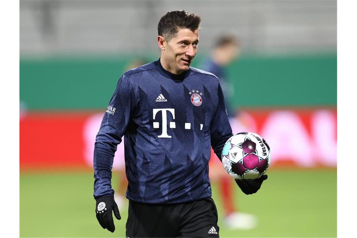 Klaus Fischer traut Lewandowski Müller-Rekord zu Steht mit (257) Treffern in einer Saison der Bundesliga noch an dritter Stelle: Robert Lewandowski. Foto: Christian Charisius/dpa