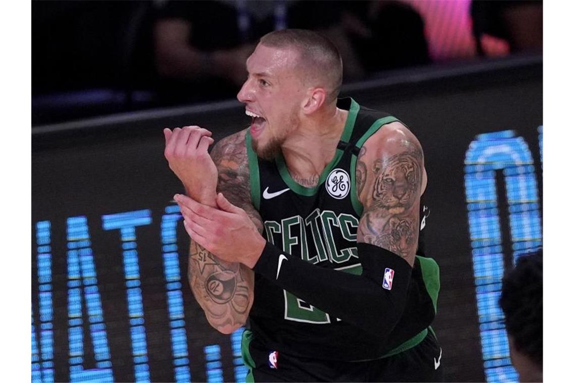 Steht mit den Boston Celtics im NBA-Halbfinale: Daniel Theis. Foto: Mark J. Terrill/AP/dpa