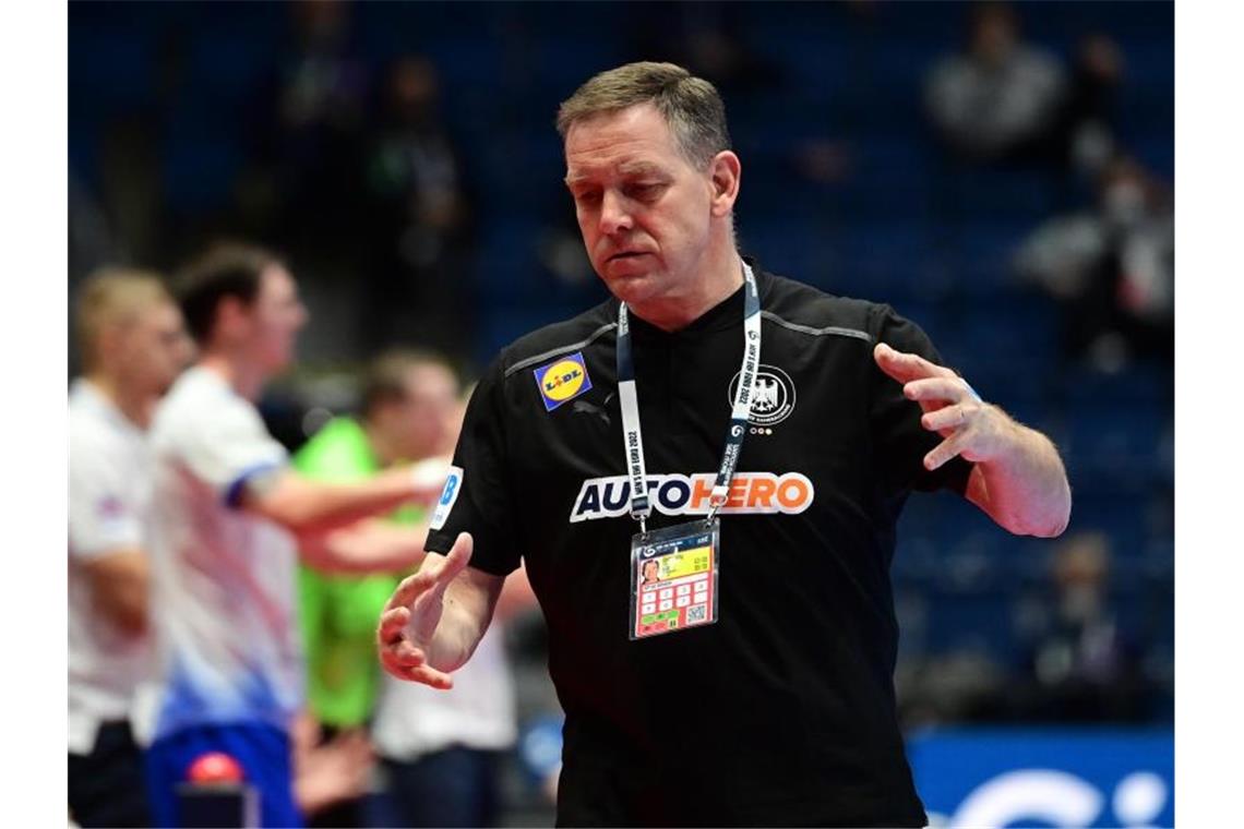 Nach Corona-EM: DHB-Team will wieder in die Spur finden Steht mit Deutschlands Handballern vor einem Neustart: Bundestrainer Alfred Gislason. Foto: Marijan Murat/dpa