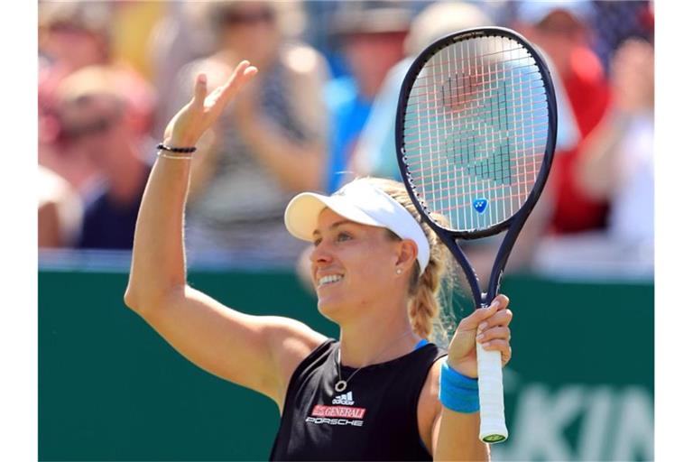 Steht nach einem klaren Zweisatzsieg über Simona Halep im Halbfinale von Eastbourne: Angelique Kerber. Foto: Gareth Fuller/PA Wire