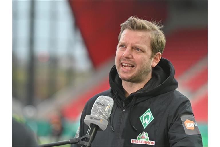 Steht vor dem Halbfinale gegen Leipzig in Bremen mächtig unter Druck: Werder-Coach Florian Kohfeldt. Foto: Armin Weigel/dpa