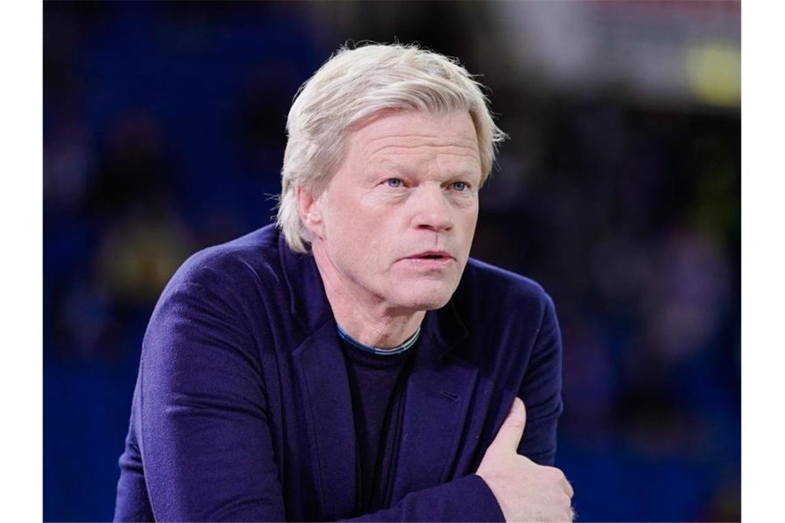 Der „Titan“ interessiert auch in Katar Steht vor seinem ersten großen öffentlichen Auftritt: Der neue Bayern-Vorstand Oliver Kahn. Foto: Uwe Anspach/dpa