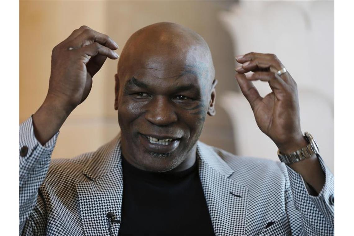 Tysons Comeback-Langweiler gegen Jones: Prügelei am Barbecue Steigt mit 54 Jahren nochmal in den Boxring: Mike Tyson. Foto: Kamran Jebreili/AP/dpa