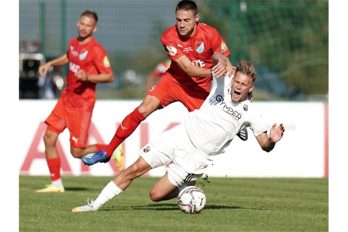 SV Sandhausen erreicht mit Mühe 2. Runde im DFB-Pokal
