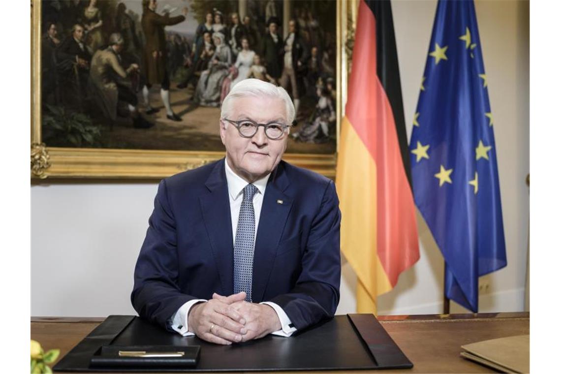 Steinmeier appelliert in seiner Fernsehansprache, die Erfahrung der Solidarität in der Krise auch für die Zeit danach zu bewahren. Foto: Jesco Denzel/Bundespresseamt/dpa