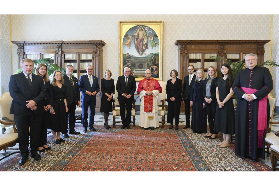 Steinmeier: Papst kann wichtiger Vermittler in Krisen sein Steinmeier reiste mit seiner Ehefrau zum Pontifex.