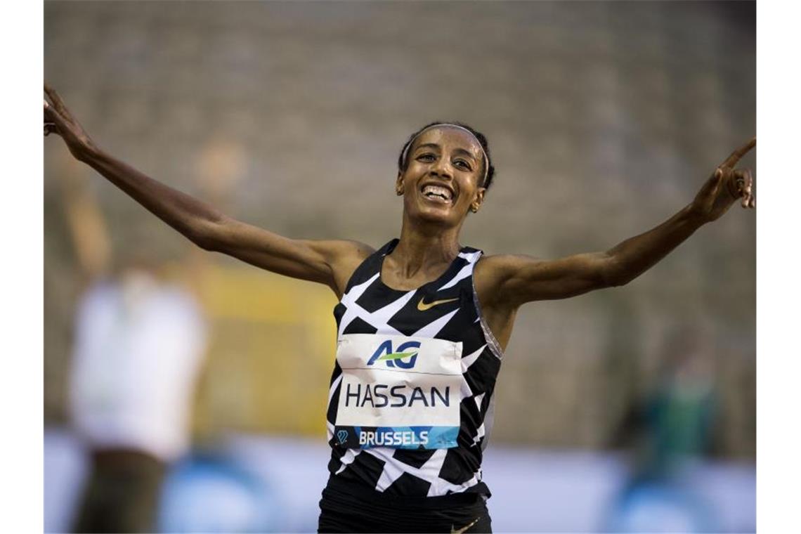 Mo Farah und Farah laufen Stunden-Weltrekorde in Brüssel Stellte in Brüssel einen neuen Stundenweltrekord auf: Sifan Hassan. Foto: Jasper Jacobs/BELGA/dpa