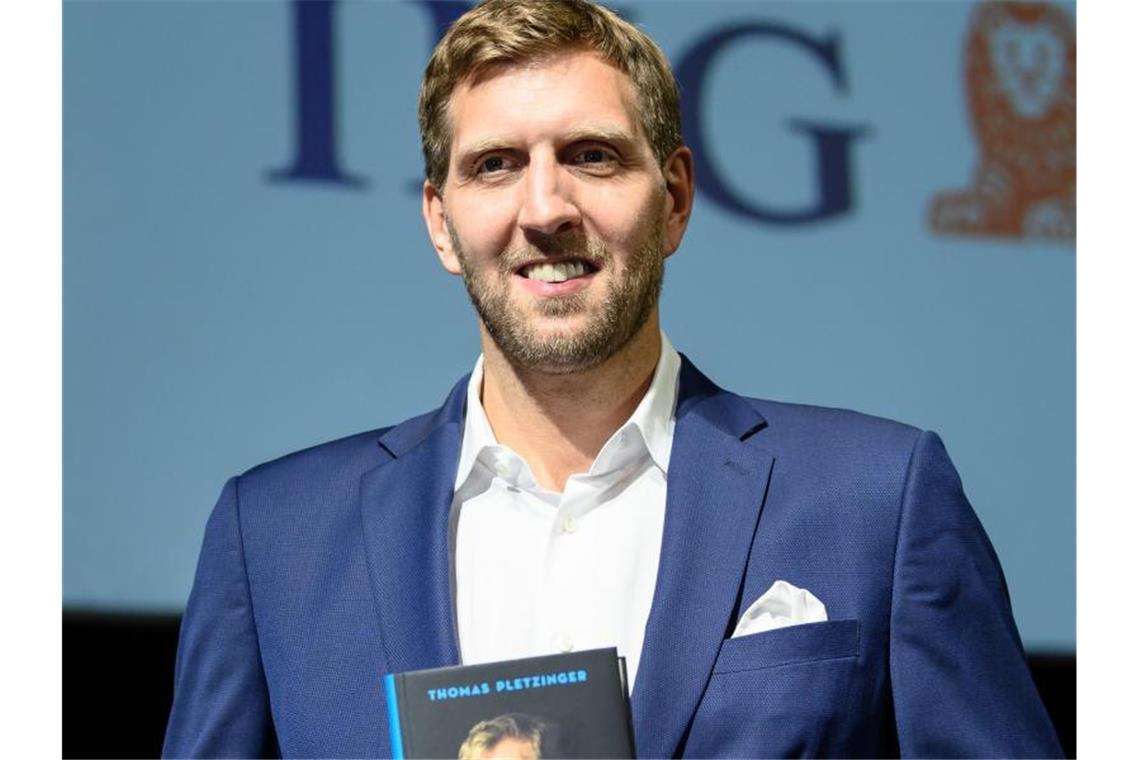 Stellte in Frankfurt das Buch „The Great Nowitzki“ vor: Dirk Nowitzki. Foto: Silas Stein/dpa