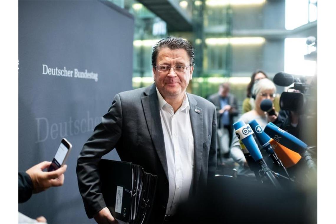 Stephan Brandner wurde mit den Stimmen aller Fraktionen mit Ausnahme der AfD als Rechtsausschuss-Vorsitzender abberufen. Foto: Bernd von Jutrczenka/dpa