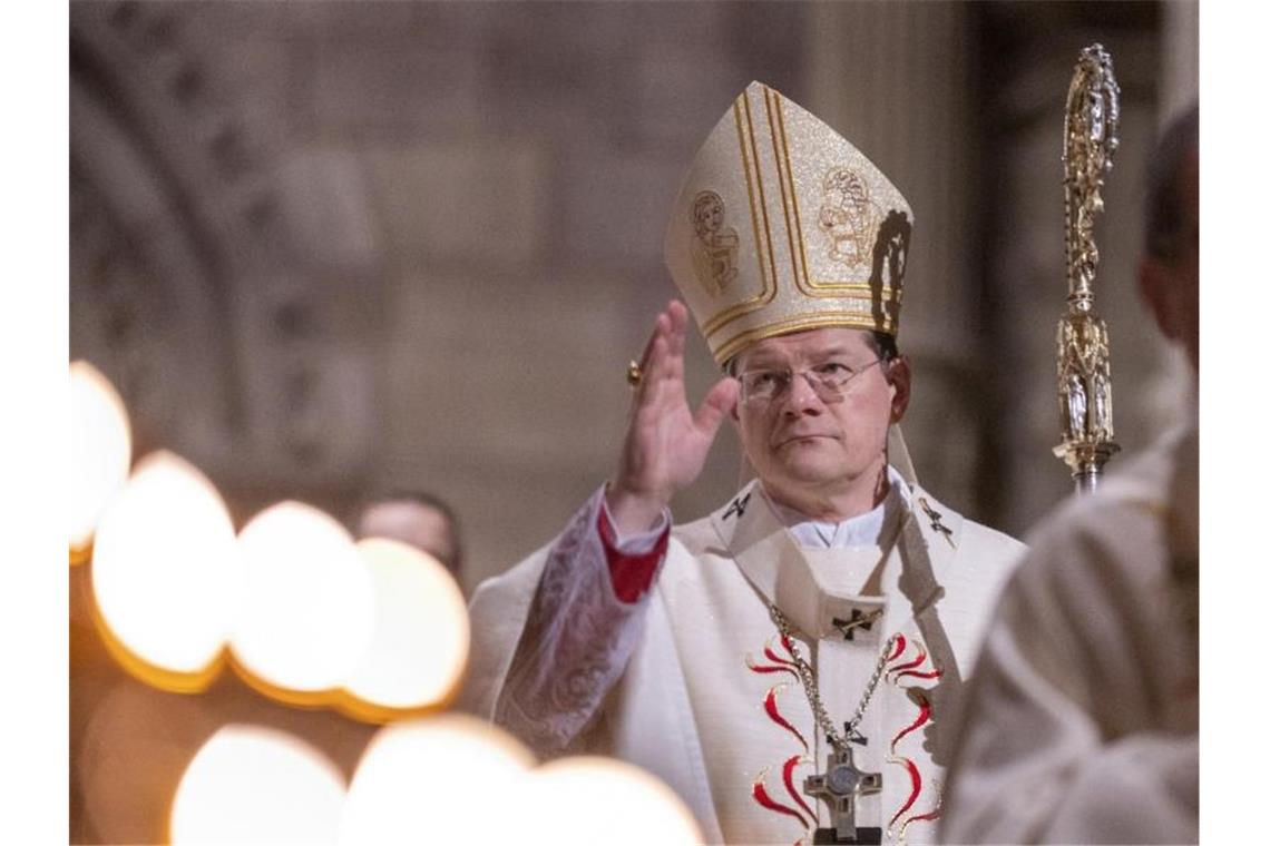 Bischöfe gedenken der Opfer der Corona-Pandemie Stephan Burger feiert einen Gottesdienst. Foto: Patrick Seeger/dpa/Archivbild