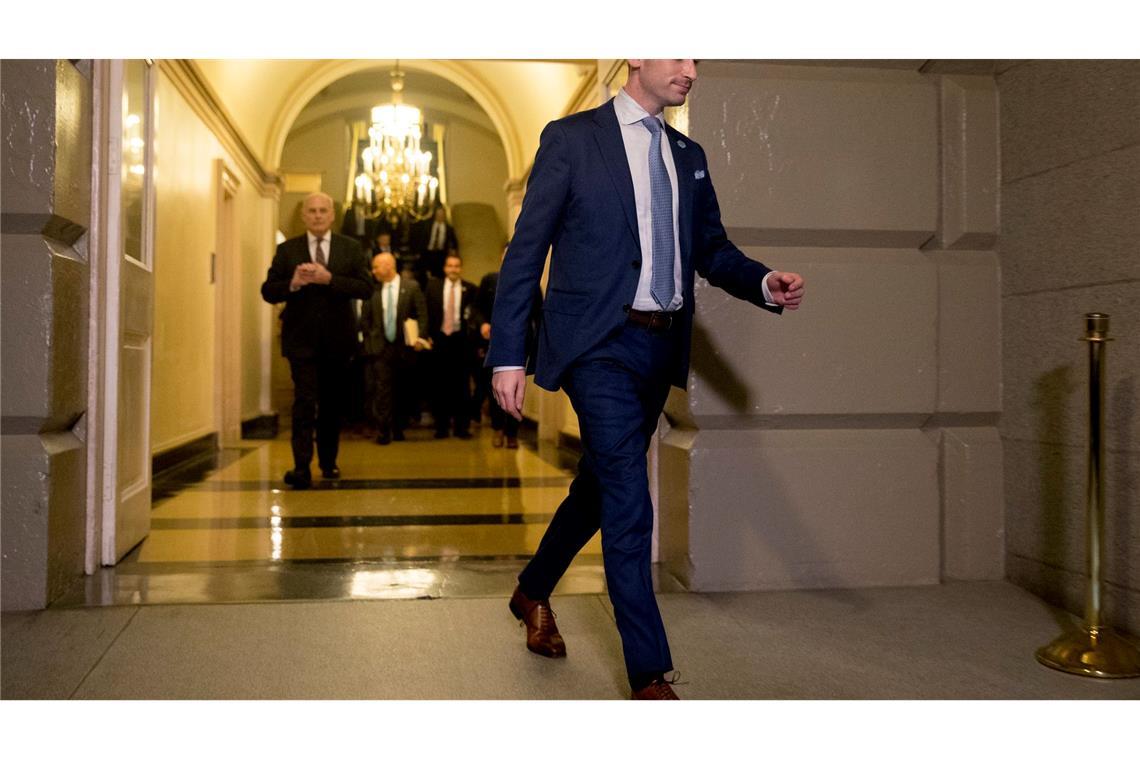 Atemlos durch die Welt - Trumps Methode der Nachrichtenflut Stephen Miller gilt als einer der wichtigsten Spindoktoren für Trumps Strategie. (Archivbild)