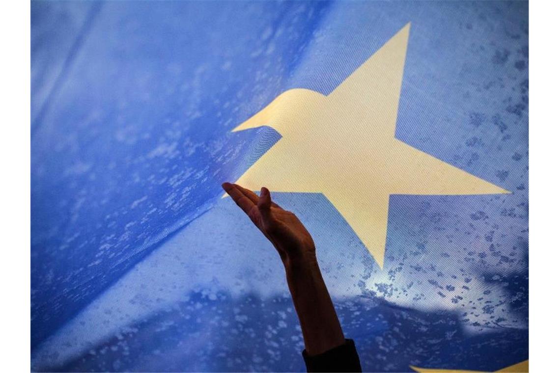 Stern zum greifen nah. Vom 23.05. bis 26. Mai wählen die Bürger von 28 EU-Staaten ein neues Parlament. Foto: Socrates Baltagiannis