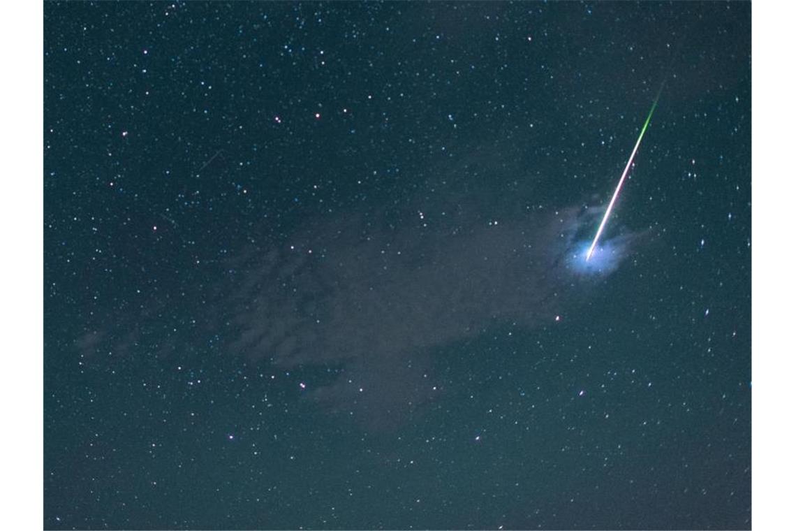 Zu hell: Mond könnte Sternschnuppen-Spektakel verderben Sternschnuppe. Foto: Matthias Balk/Archivbild